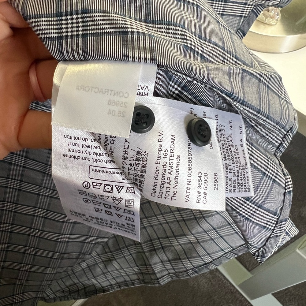 Calvin Klein button up - Picture 5 of 7
